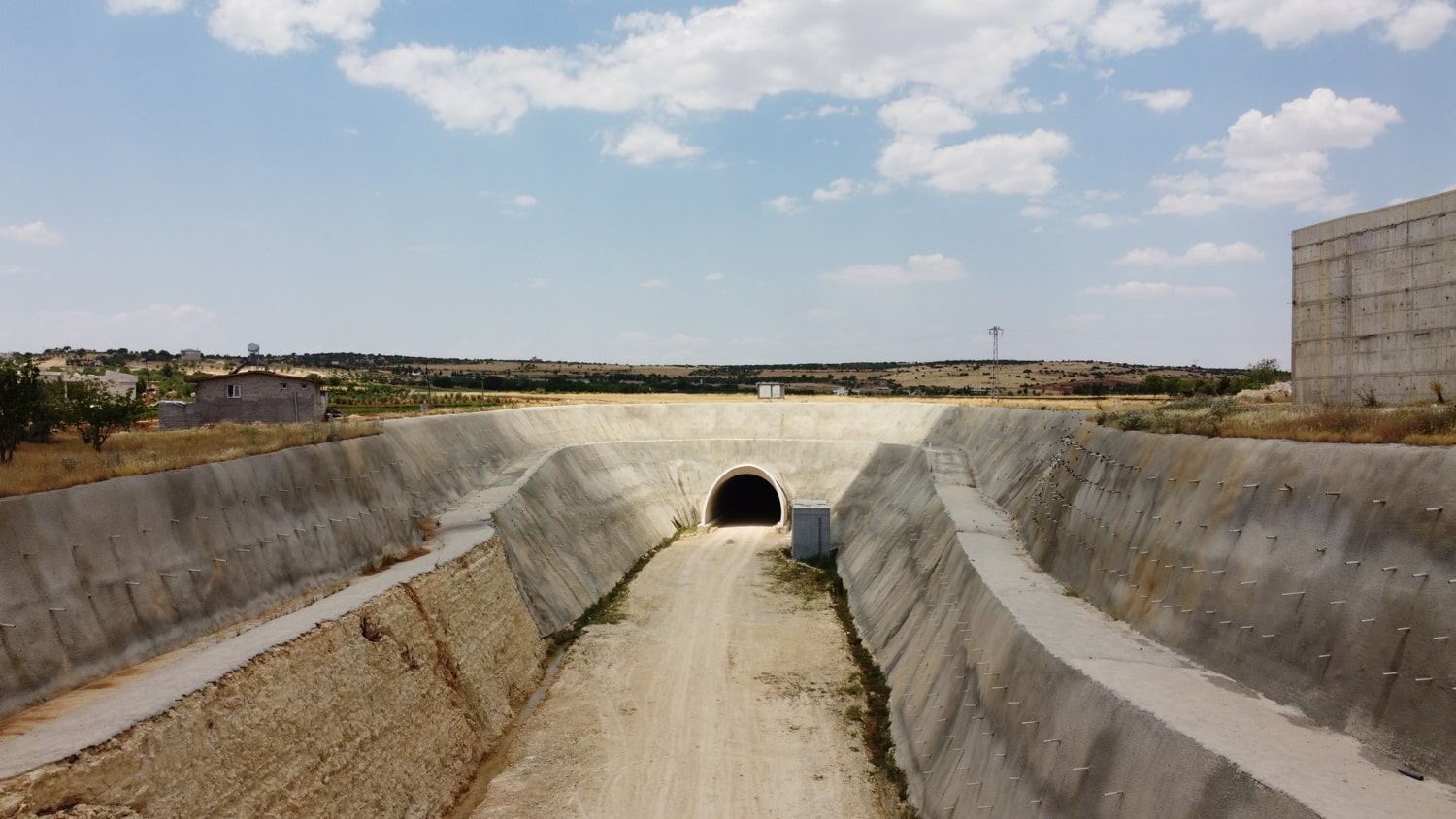 Akçagöze Başpınar Varyantı Yapım İşi Muhtelif KM'lerde Tünelişleri, Altyapı İşleri ve Toprak İşleri Yapılması